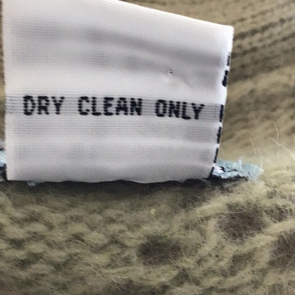 Beautiful long sleeve green cardigan. - Picture 7 of 10